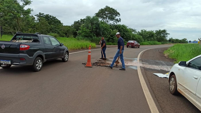 Prefeitura de Selvíria inicia operação “tapa-buraco”